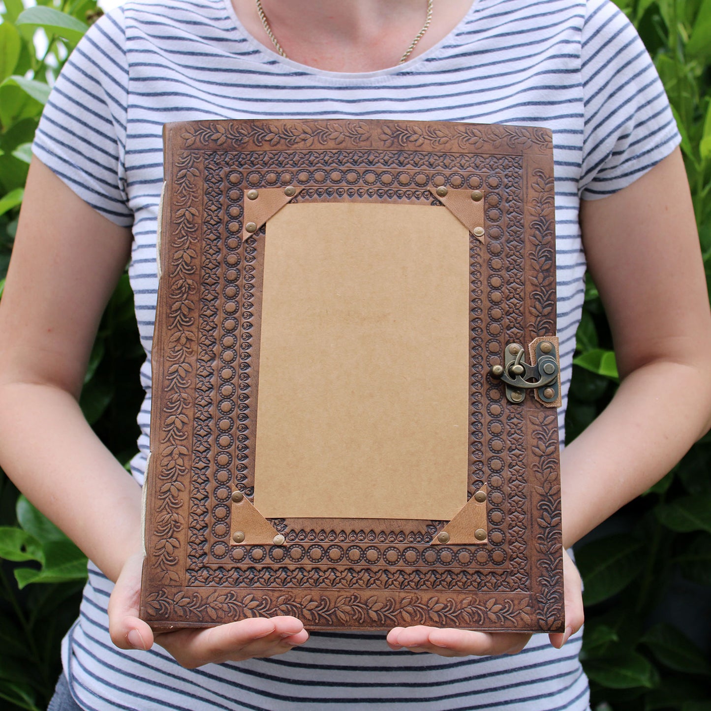 Huge Customizable Visitor Leather Book 10x13 (200 pages)