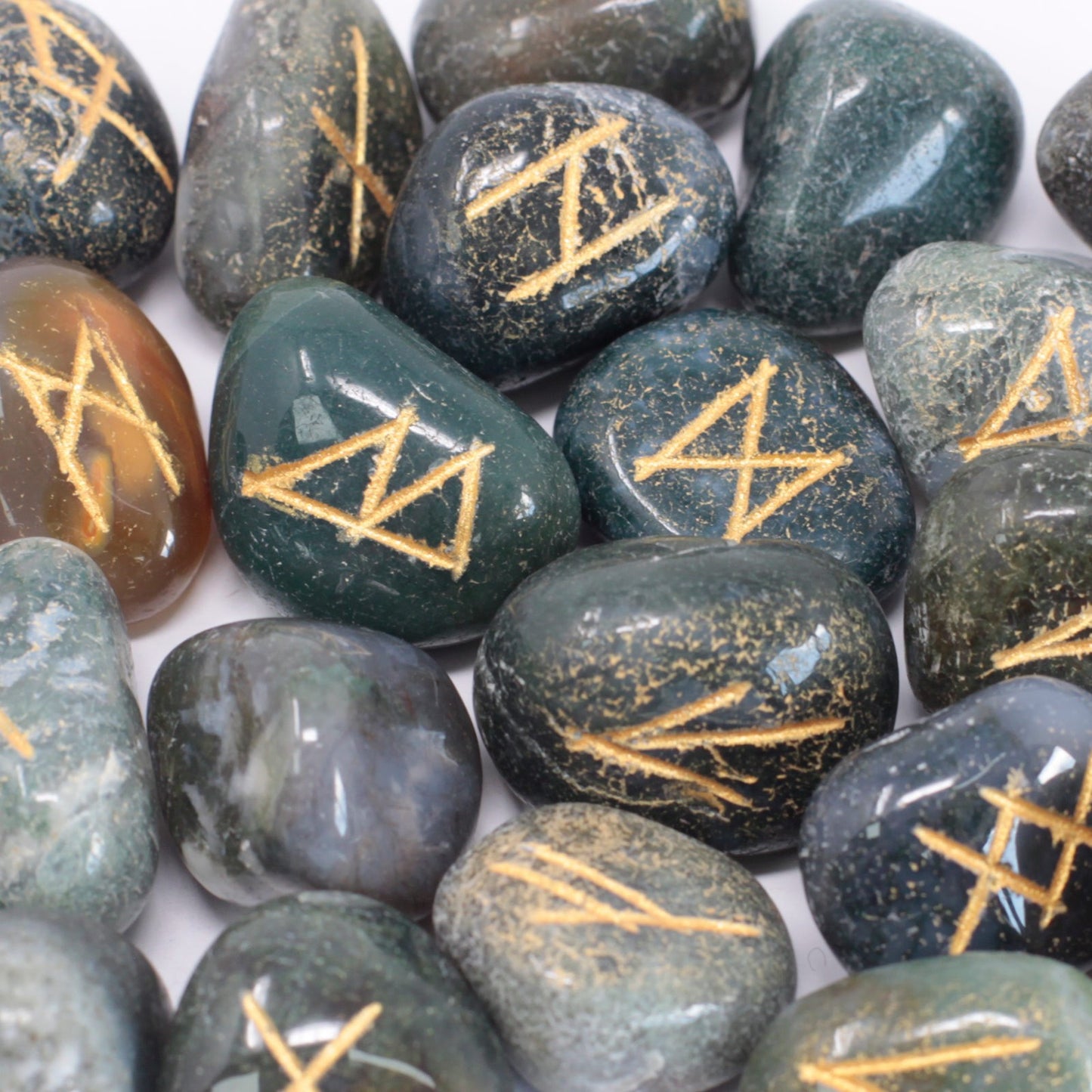 Rune of India game on bags - Moss agate