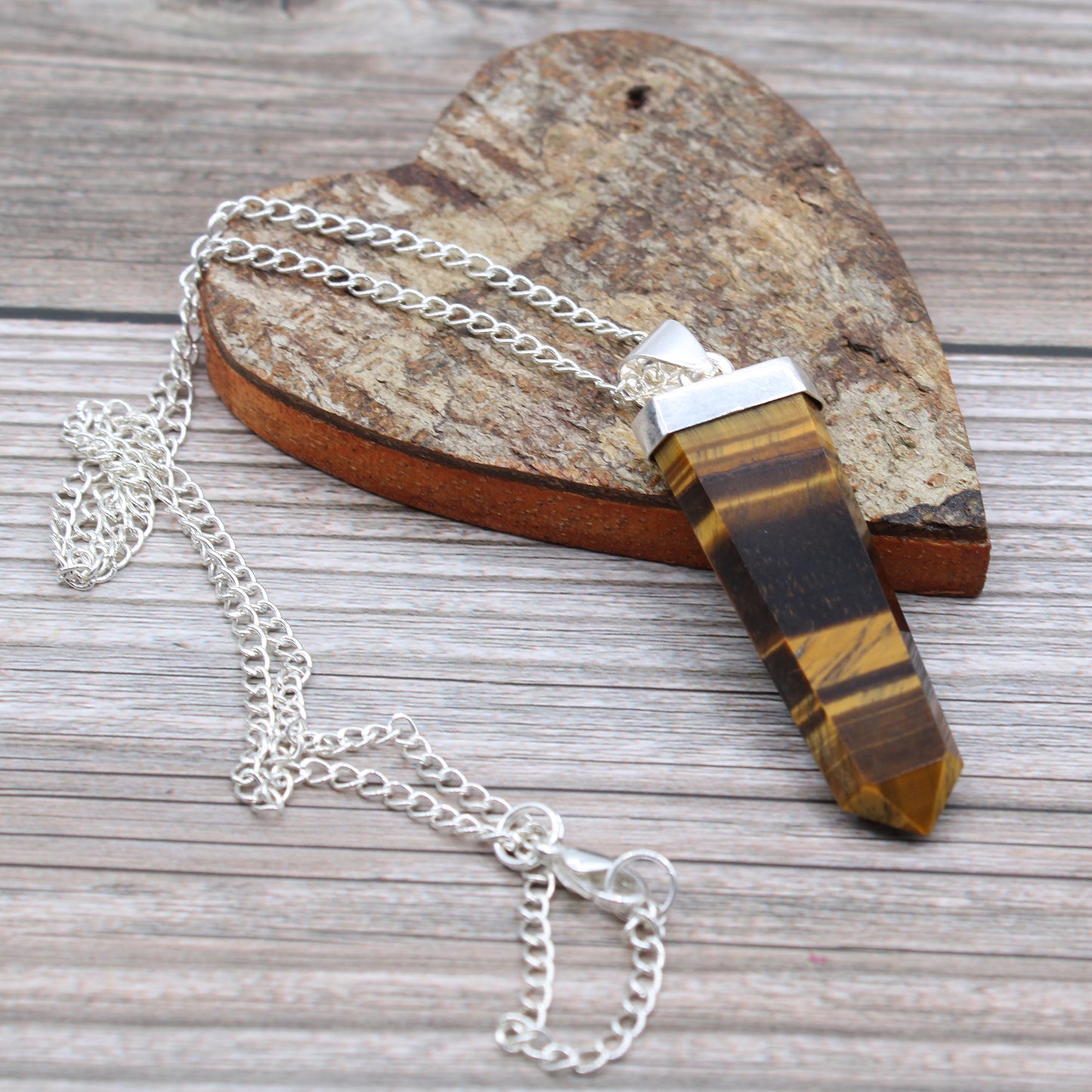 Flat necklace with precious stones - Tiger eye