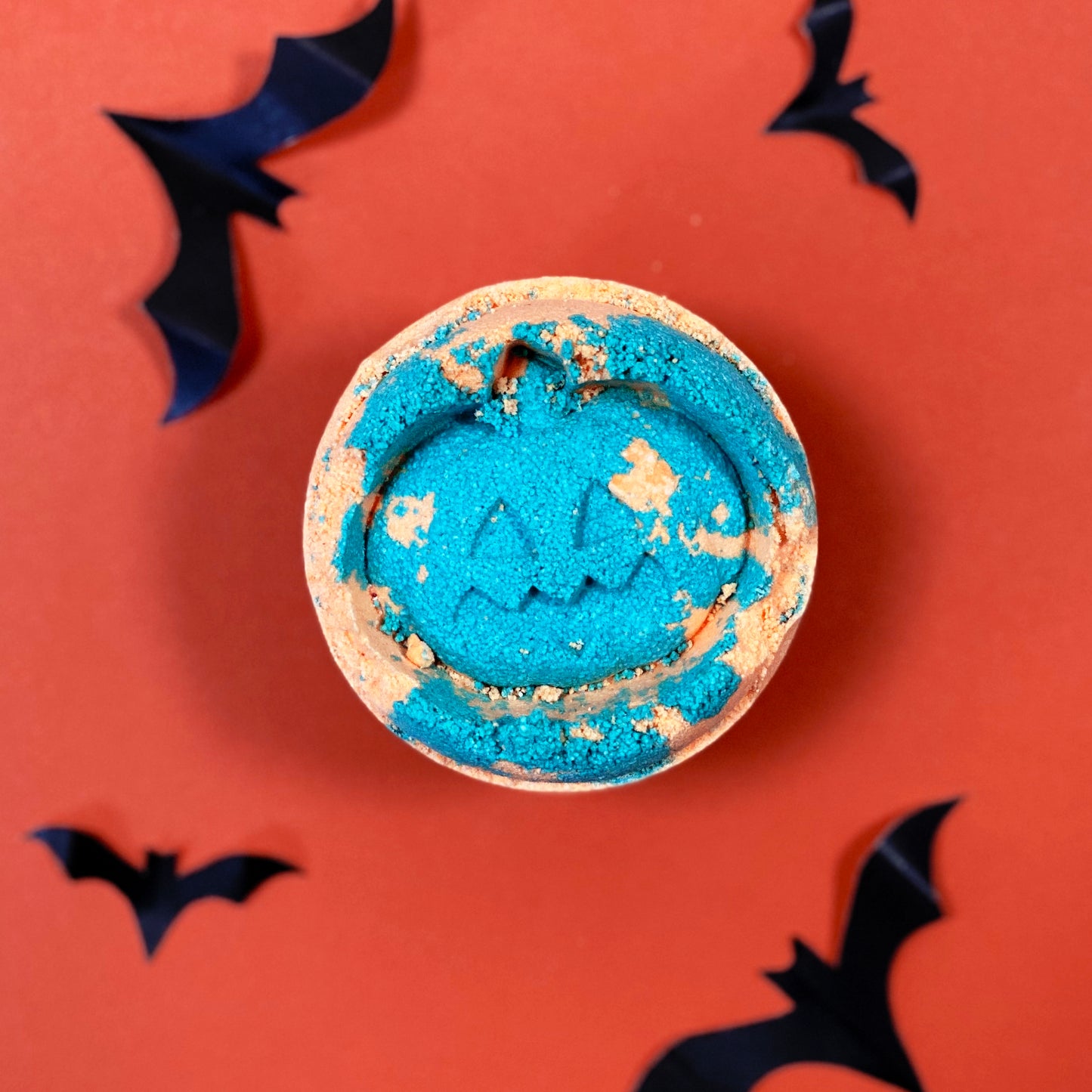 Hinojo and orange bath bomb for Halloween