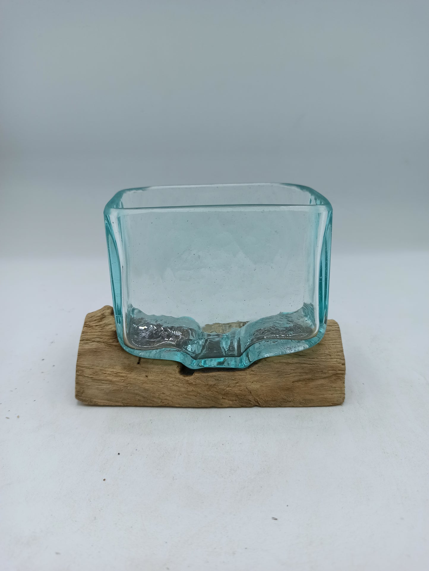 Cast glass tank on wood with support - Small cube