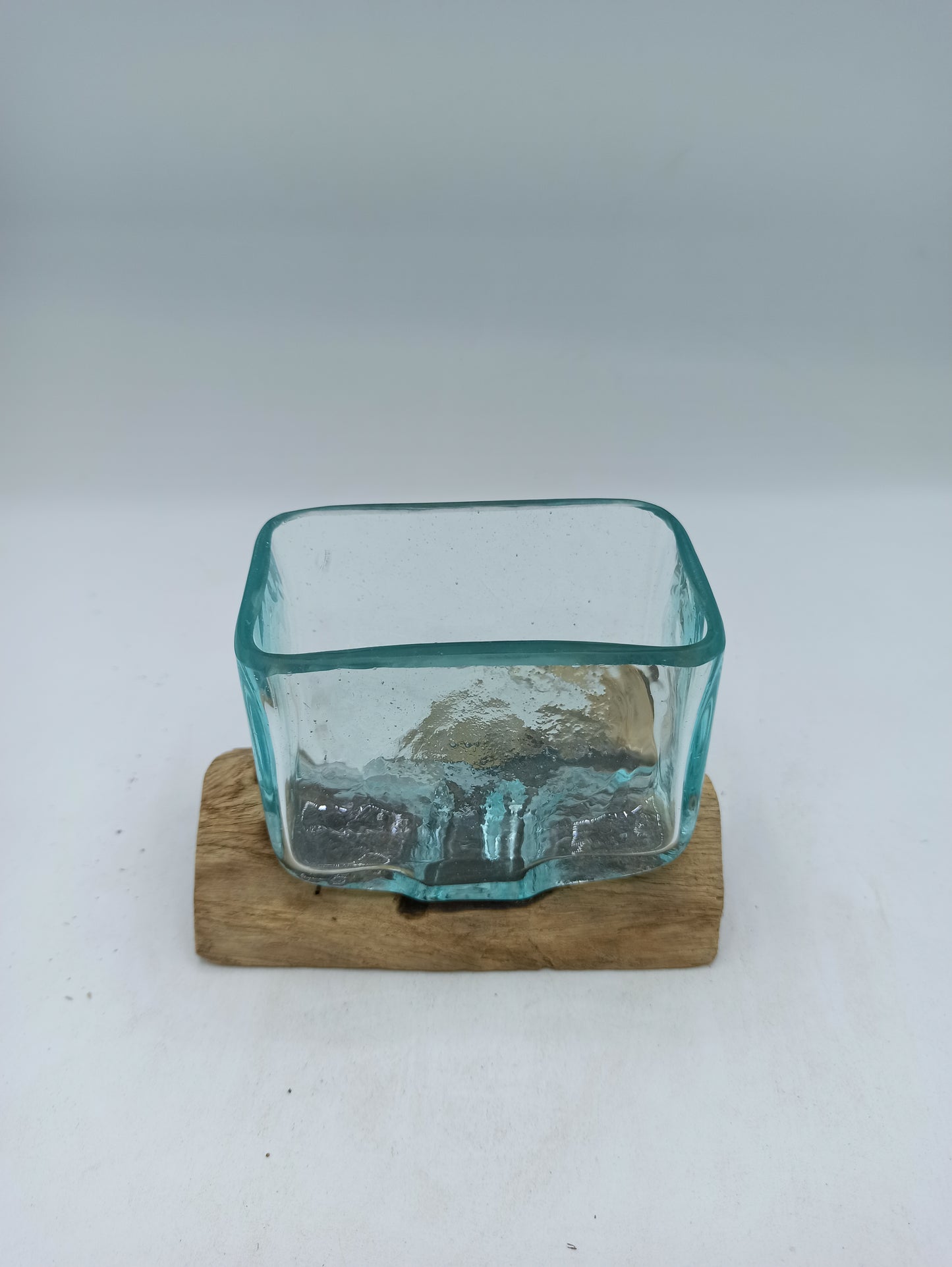 Cast glass tank on wood with support - Small cube