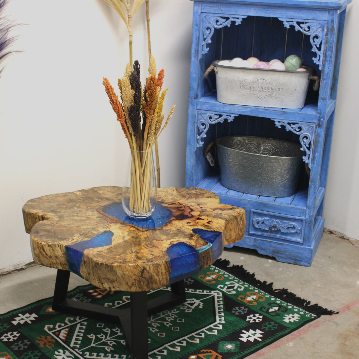 Tamarind and resin Coffee Table - Azul Cielo