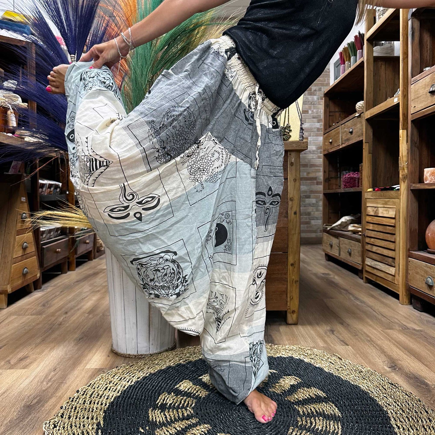 Pantalon de yoga et de festival - Aladdin Himalayan Print en gris